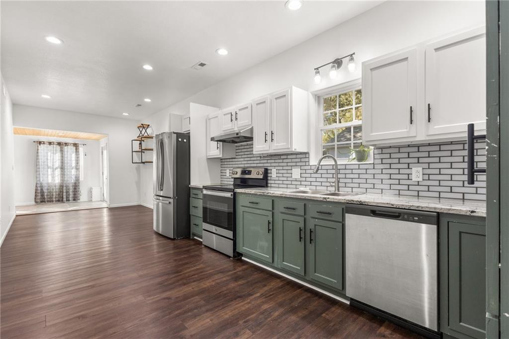 1135 5th Street Property Photo 3