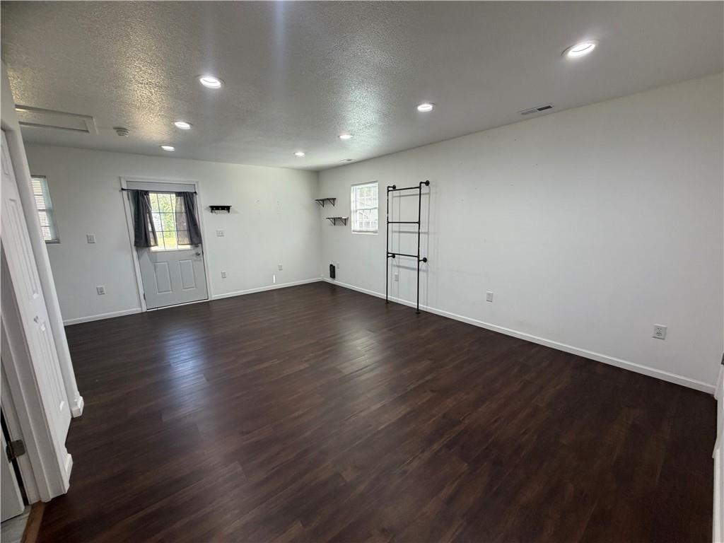 1135 5th Street Property Photo 9