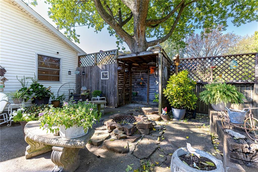 402 E 4th Street Property Photo 36