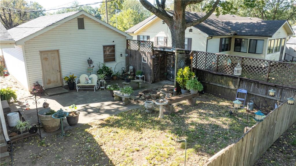 402 E 4th Street Property Photo 59