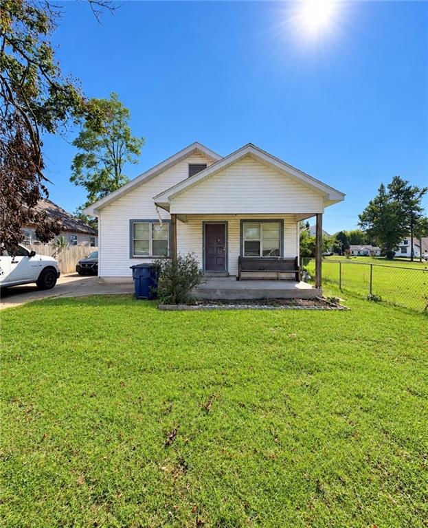 211 W North Street Property Photo