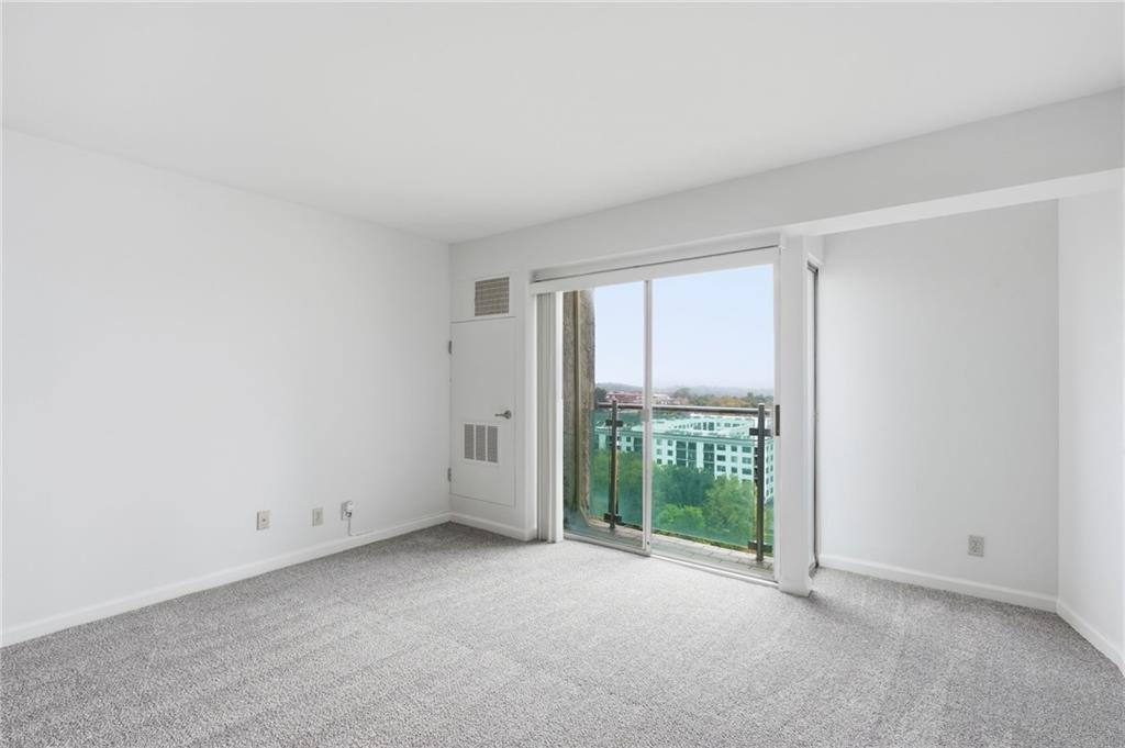 3838 Rainbow Boulevard Property Photo 3