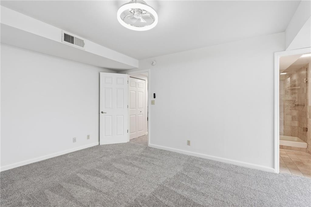 3838 Rainbow Boulevard Property Photo 15