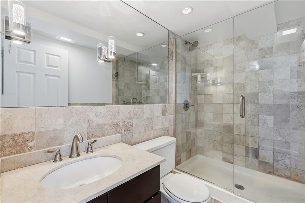 3838 Rainbow Boulevard Property Photo 20