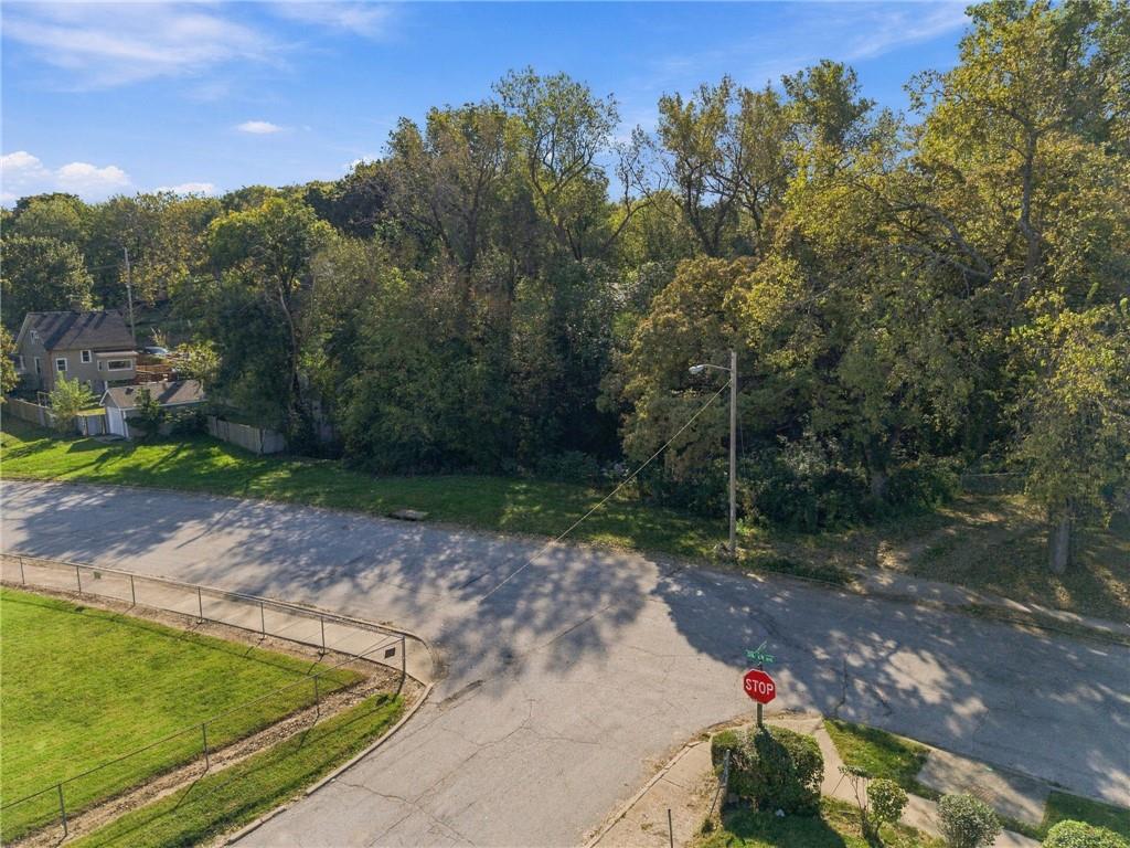 1527 S 34th Street Property Photo 4