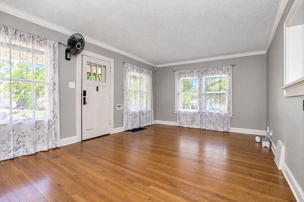 4537 Cambridge Street Property Photo 6