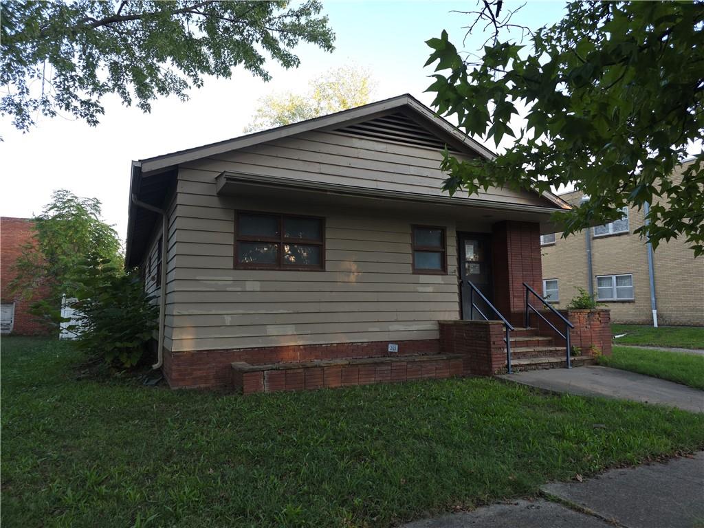 203 N Walnut N/a Property Photo 1