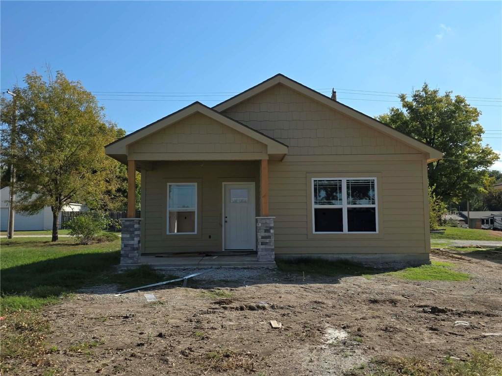 1105 N Main Street Property Photo 1