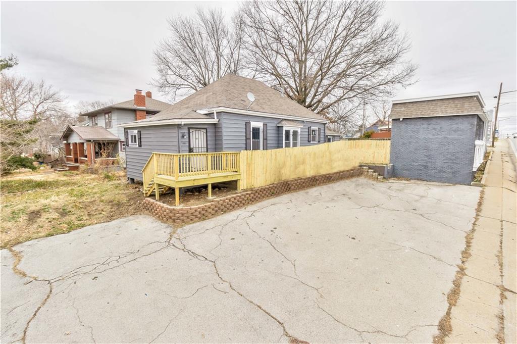 1003 N Liberty Street Property Photo 1