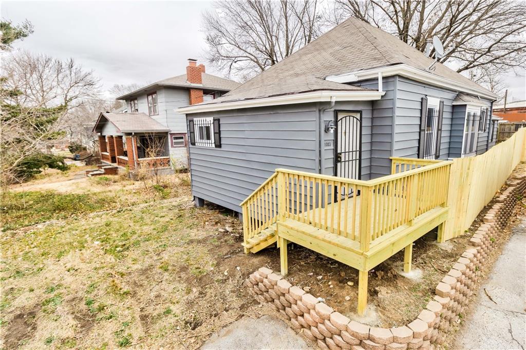 1003 N Liberty Street Property Photo 2