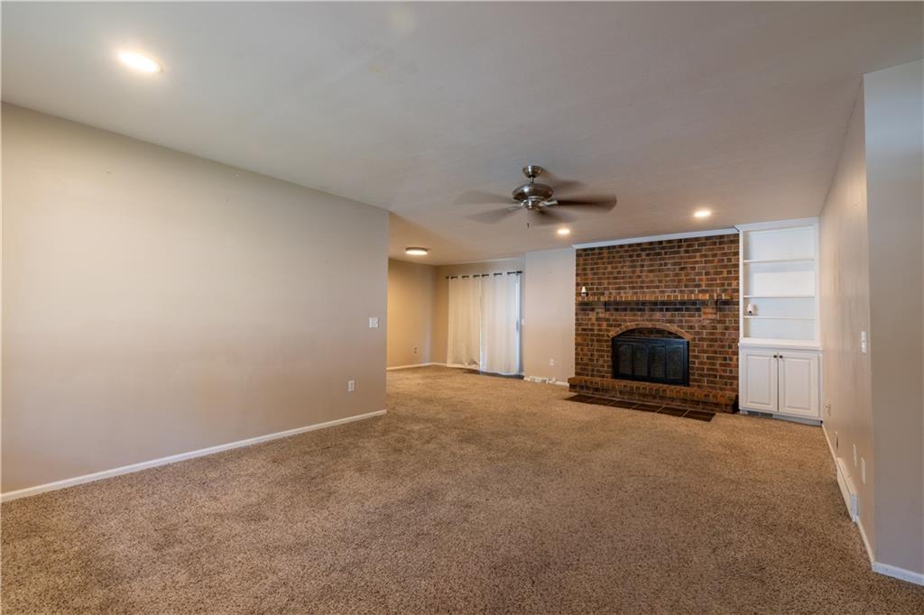 4930 Mockingbird Lane Property Photo 6