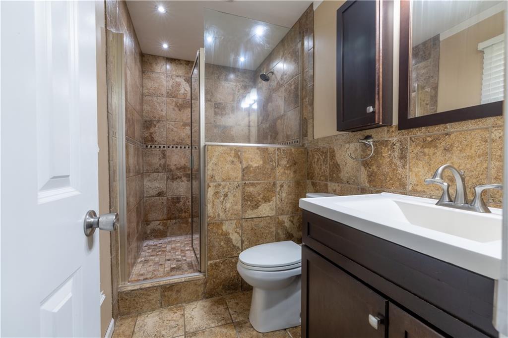 4930 Mockingbird Lane Property Photo 18