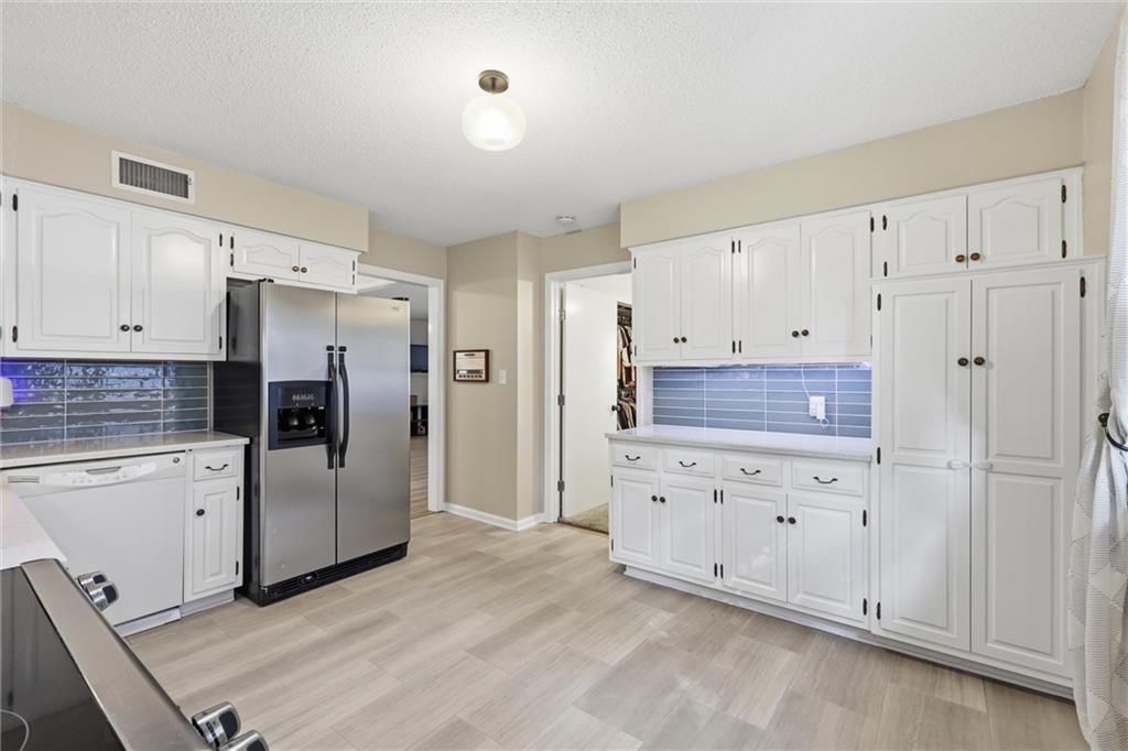 8528 Maywood Avenue Property Photo 15