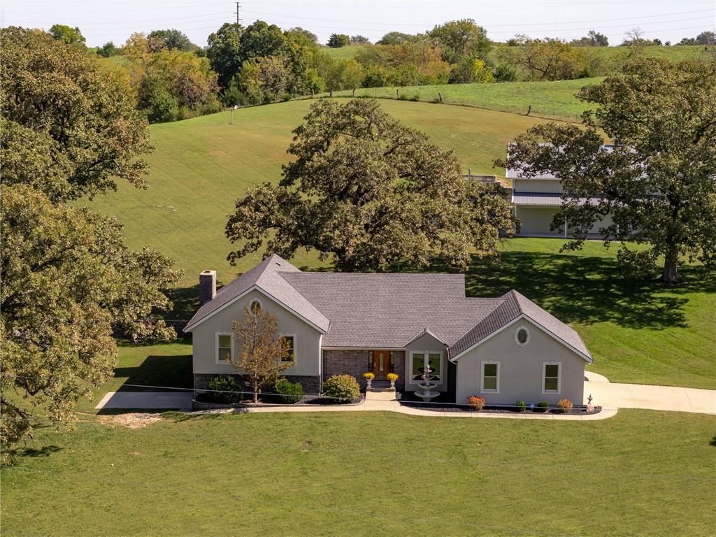 9027 Us 59 Highway Property Photo 2