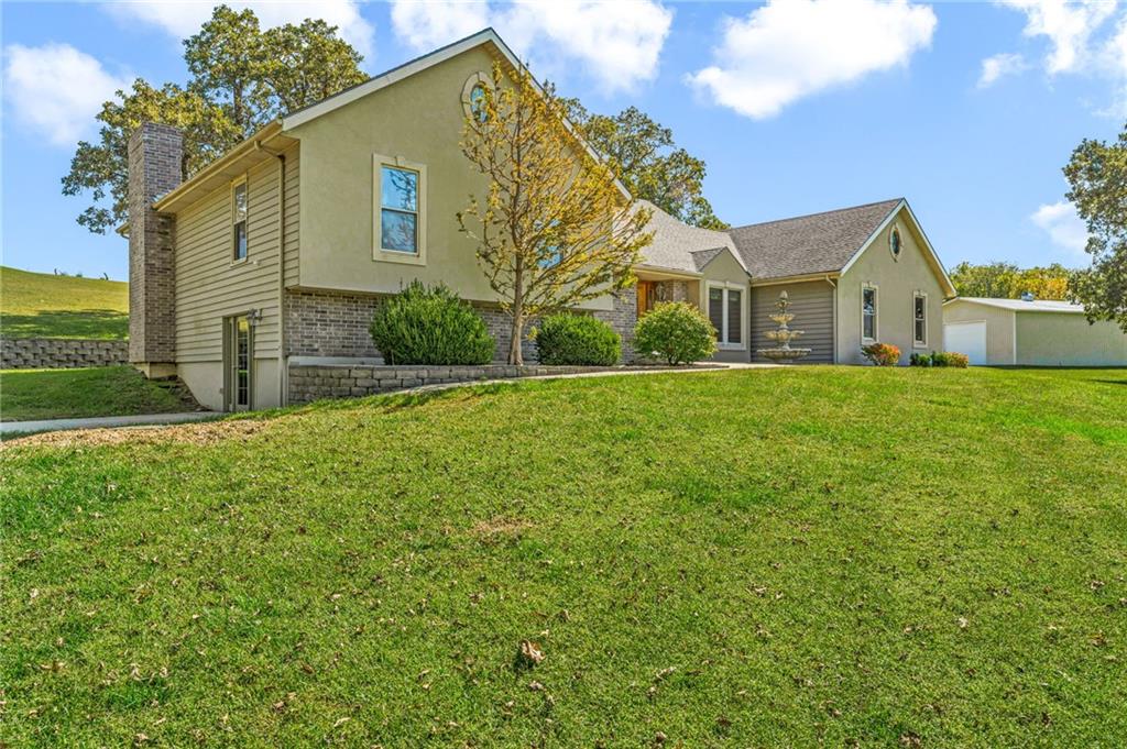 9027 Us 59 Highway Property Photo 5