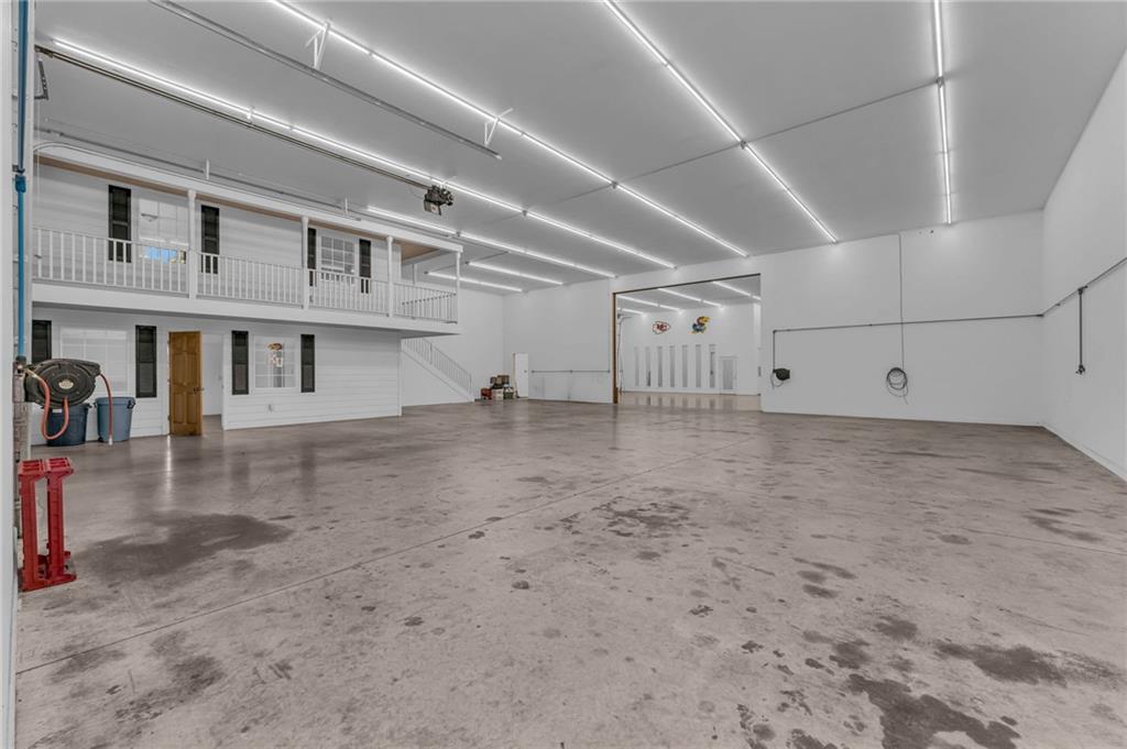 9027 Us 59 Highway Property Photo 44