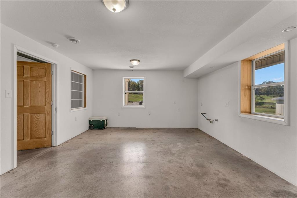 9027 Us 59 Highway Property Photo 46