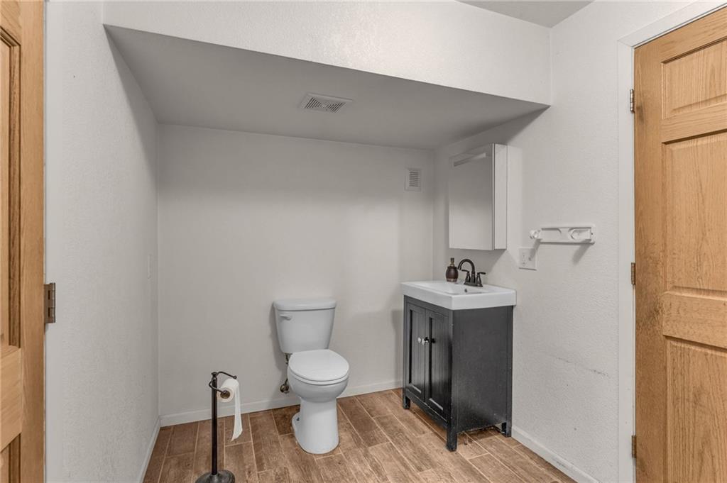 9027 Us 59 Highway Property Photo 47