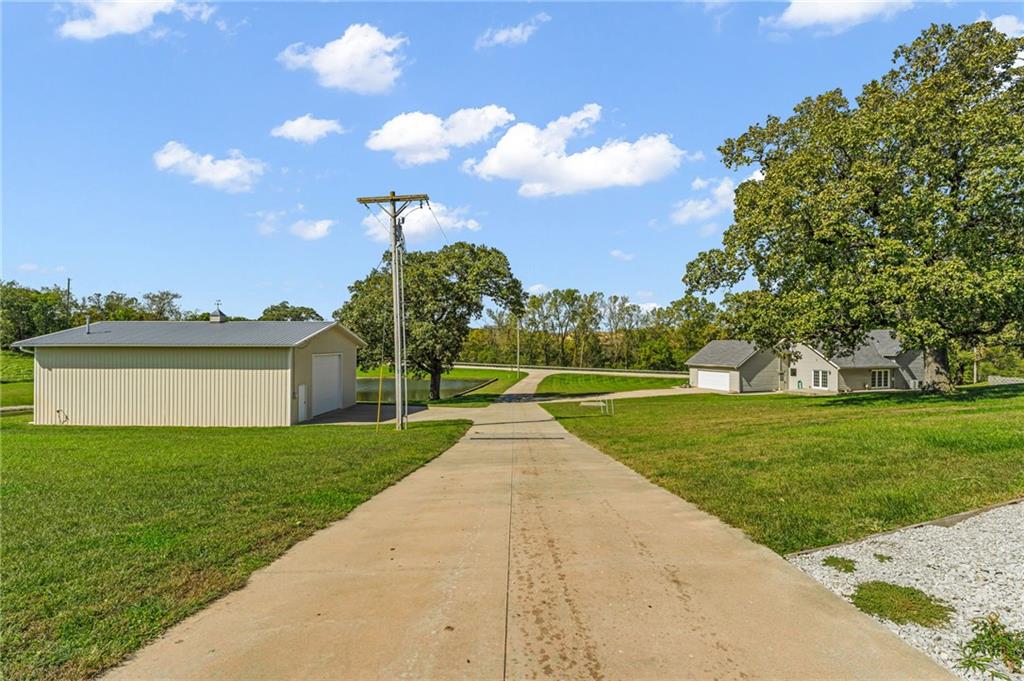 9027 Us 59 Highway Property Photo 53