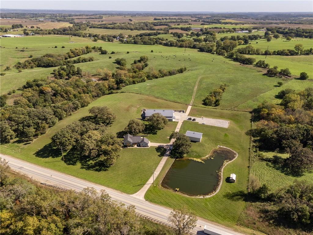 9027 Us 59 Highway Property Photo 64