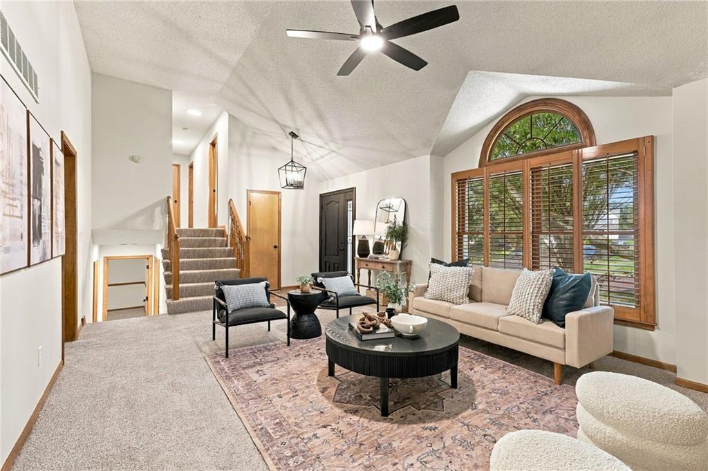 15205 Lamar Avenue Property Photo 4