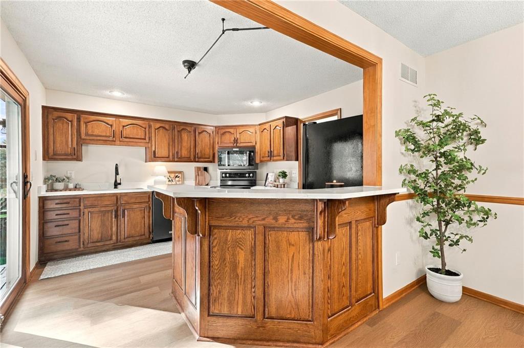 15205 Lamar Avenue Property Photo 8
