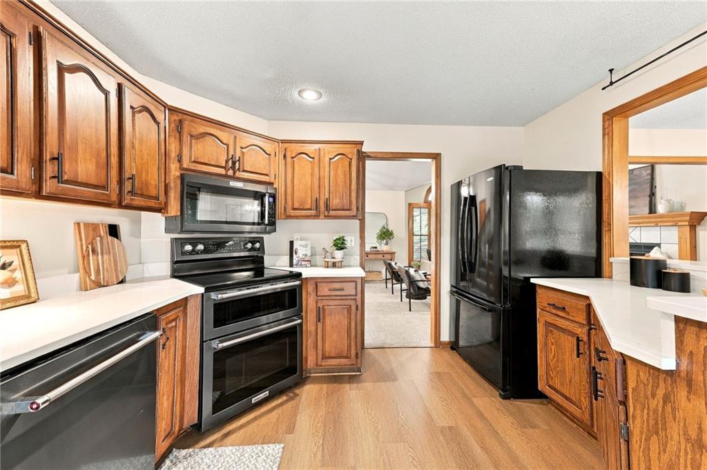 15205 Lamar Avenue Property Photo 9