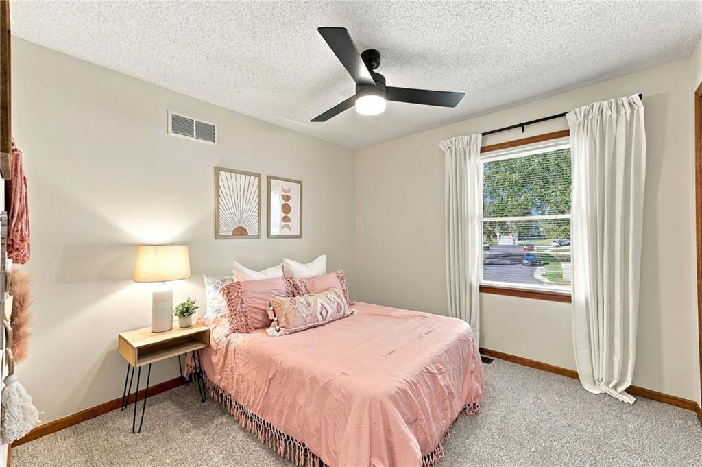 15205 Lamar Avenue Property Photo 11
