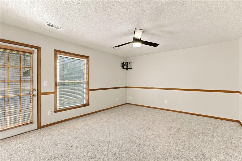 15205 Lamar Avenue Property Photo 17