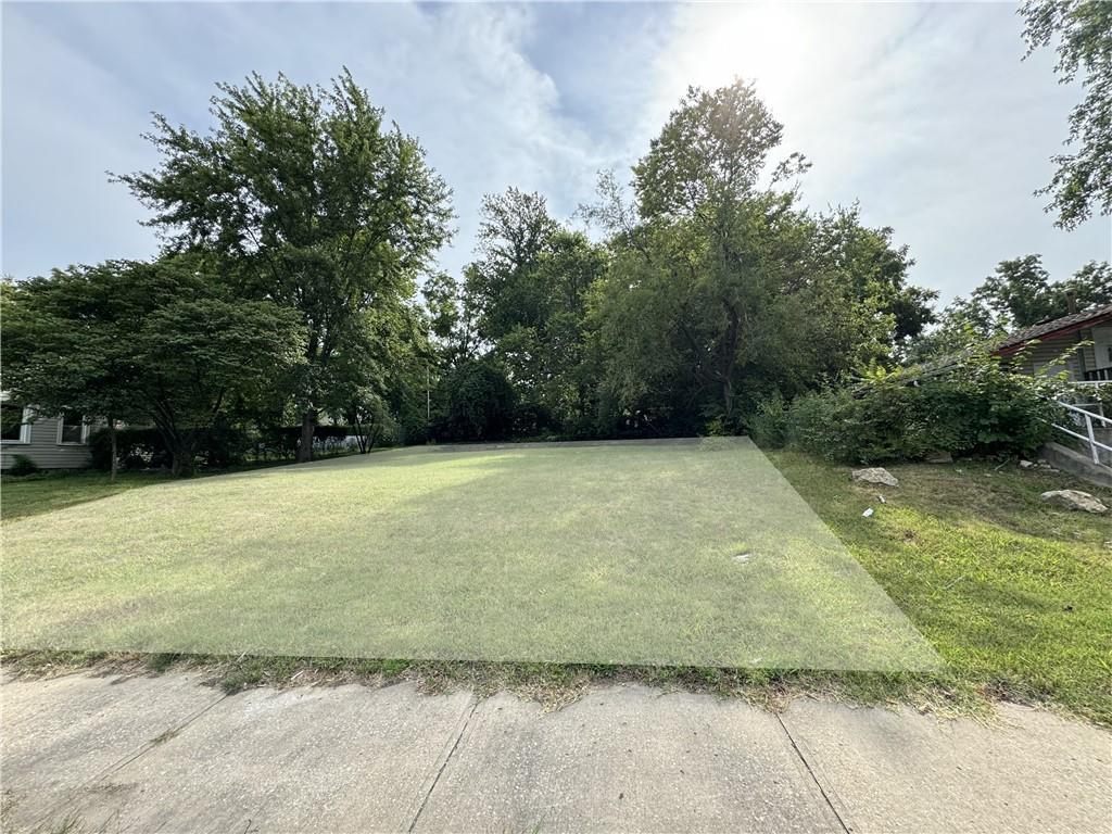 3111 S Sterling Avenue Property Photo 2