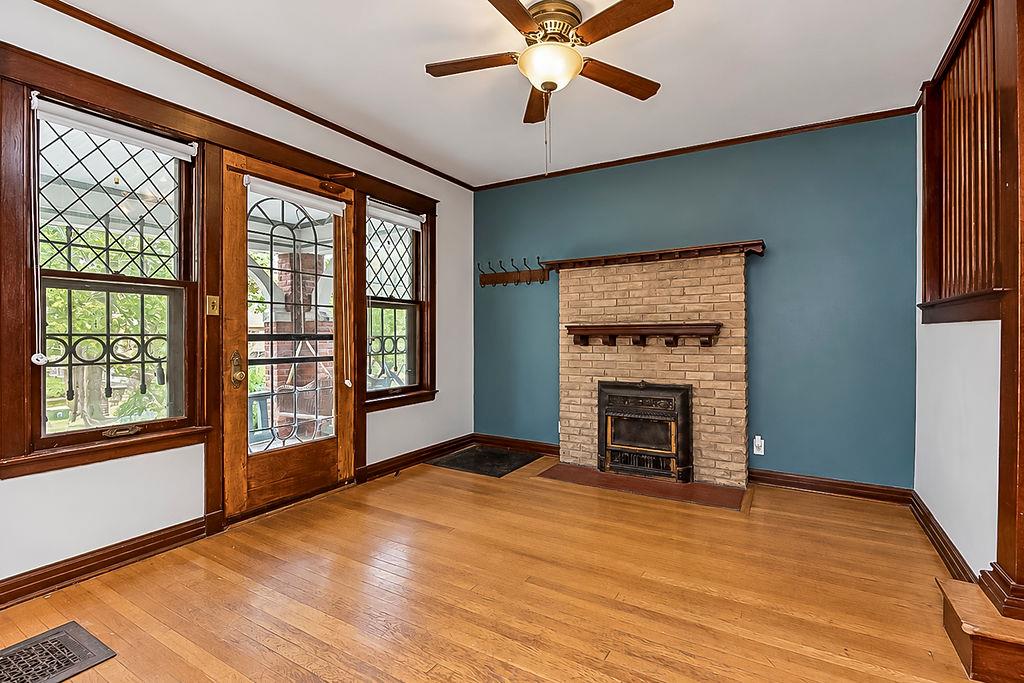 3215 Central Street Property Photo 3