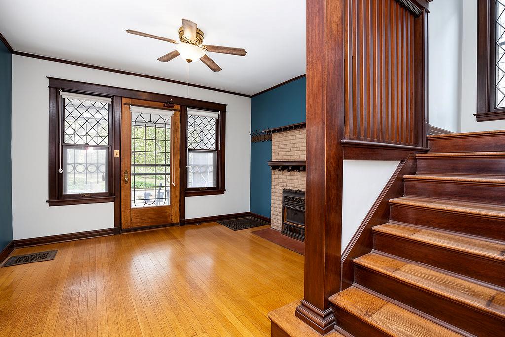3215 Central Street Property Photo 4