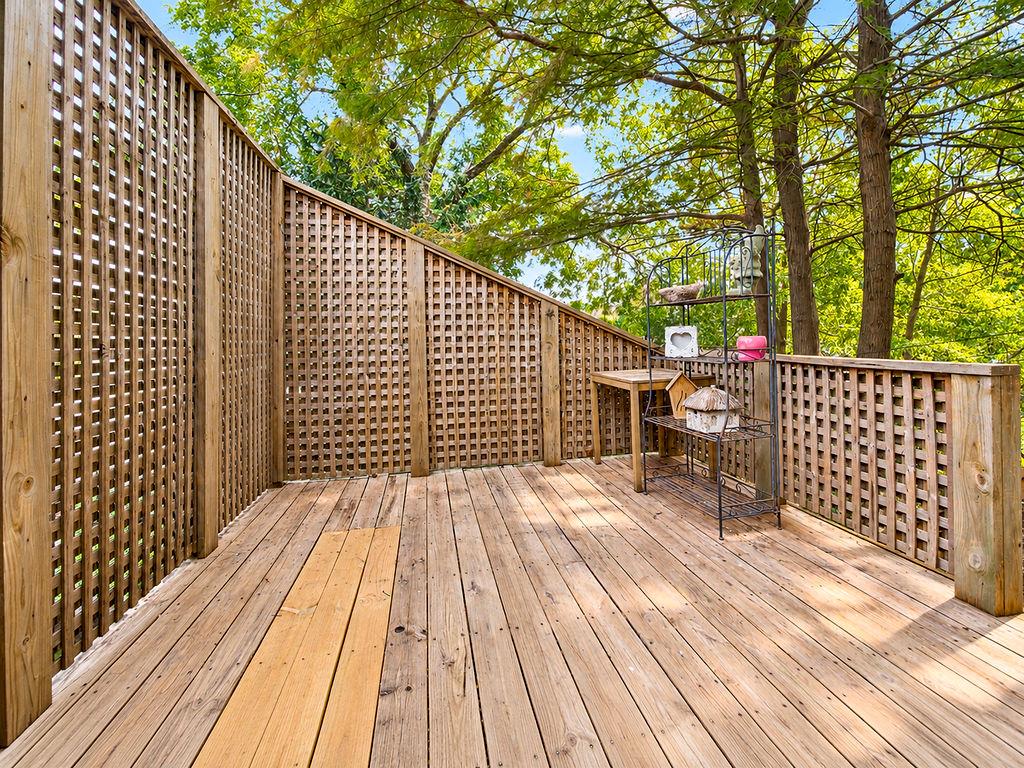 3215 Central Street Property Photo 16