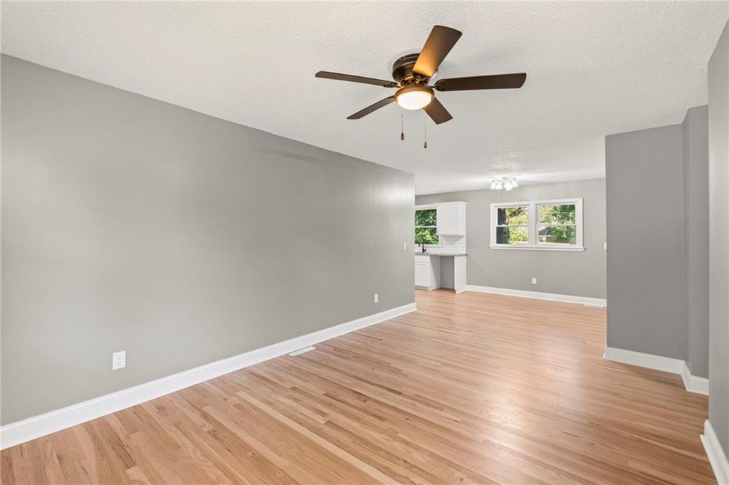 11911 Fremont Avenue Property Photo 5