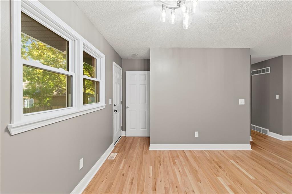 11911 Fremont Avenue Property Photo 14