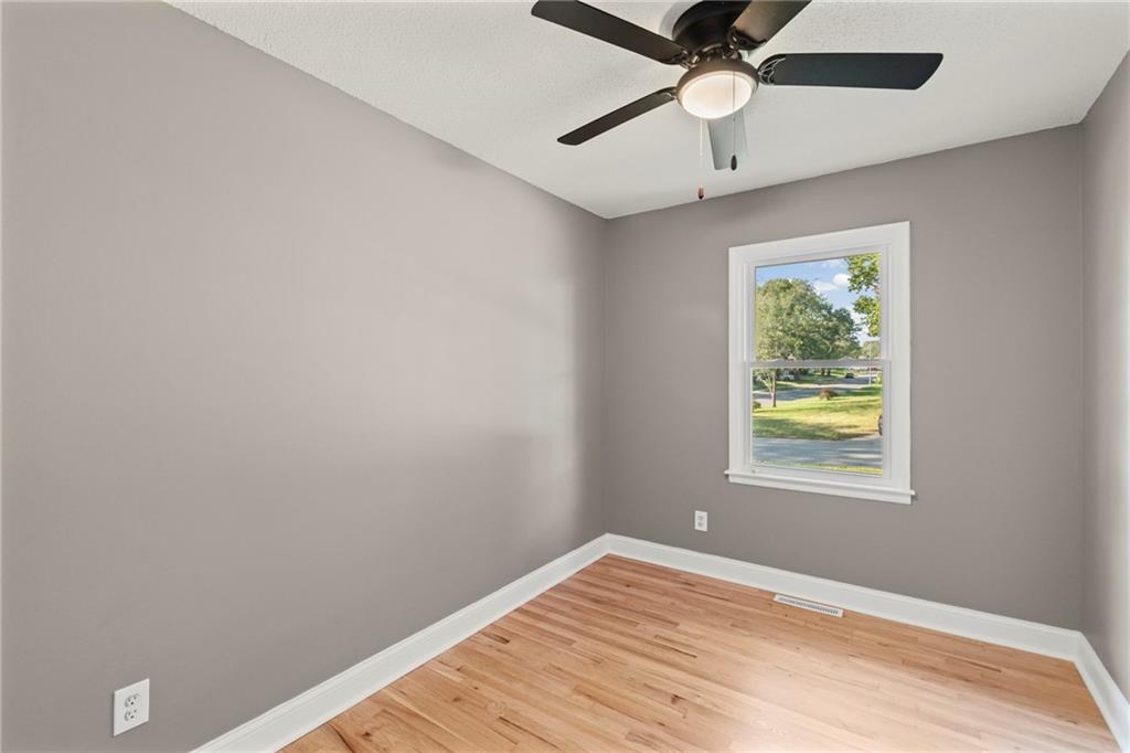 11911 Fremont Avenue Property Photo 15