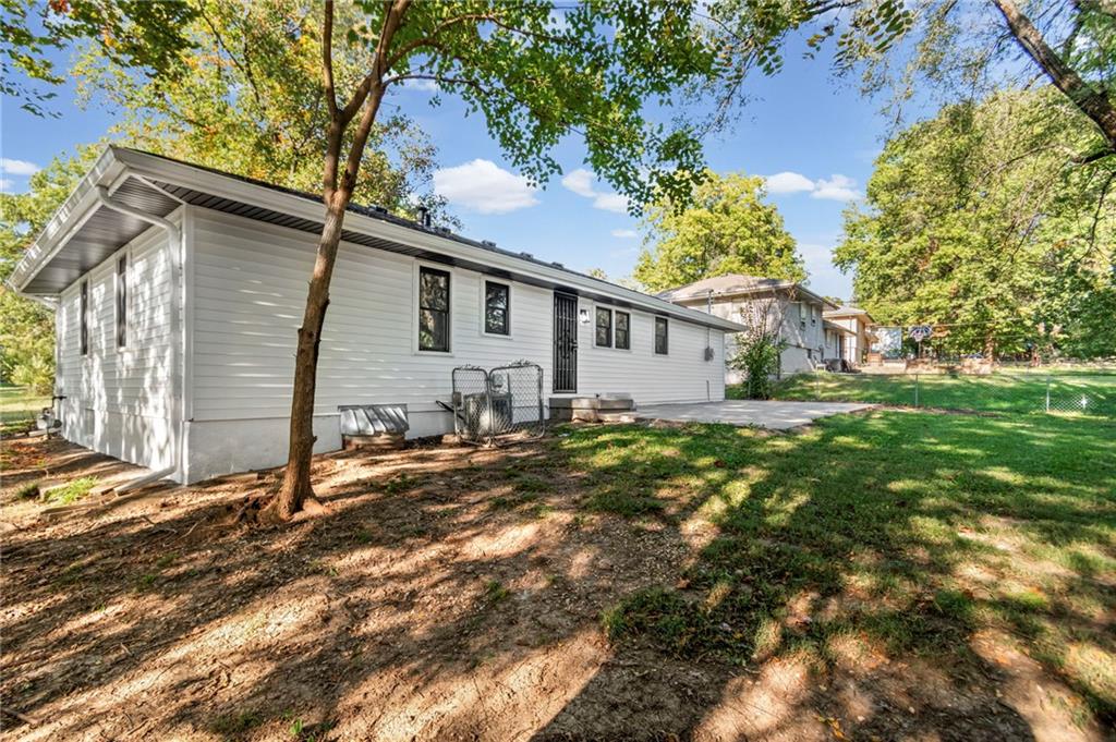 11911 Fremont Avenue Property Photo 35