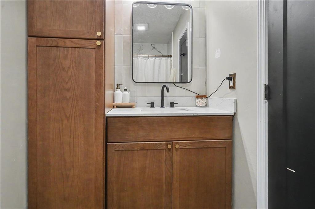 8429 W 54th Terrace Property Photo 21