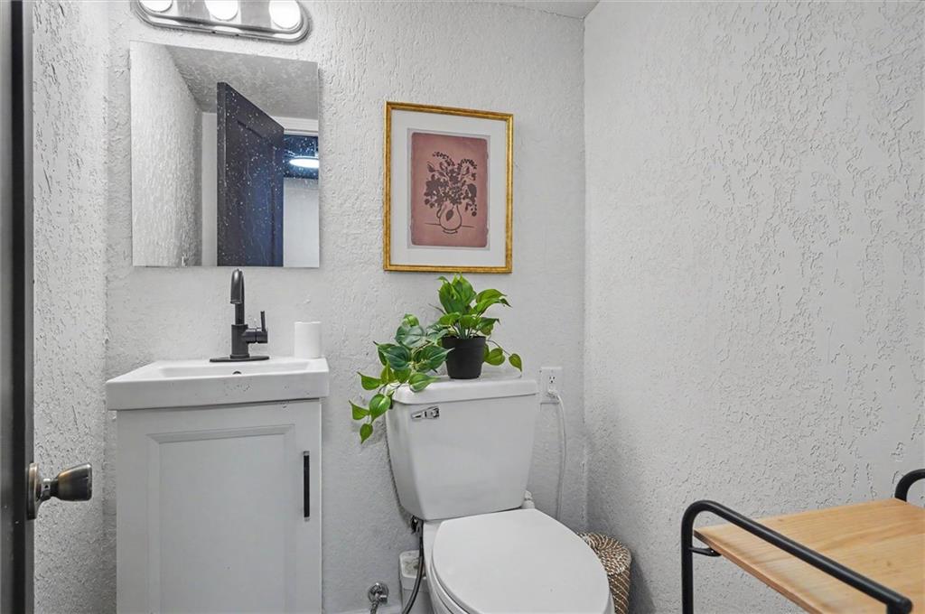 8429 W 54th Terrace Property Photo 31