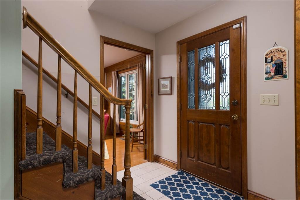 719 White Oak Lane Property Photo 4