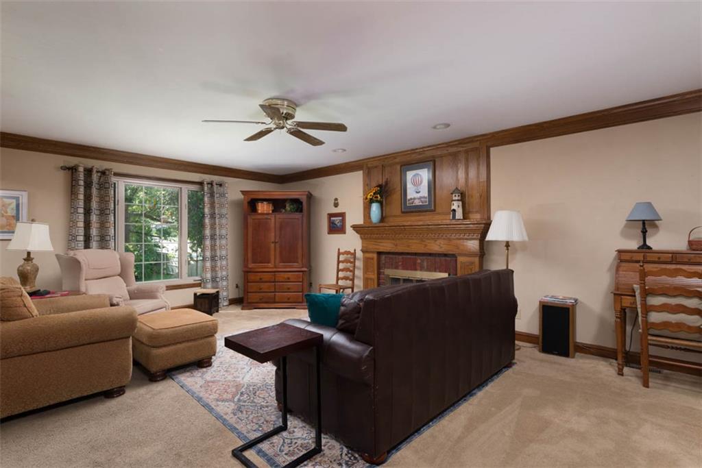 719 White Oak Lane Property Photo 12