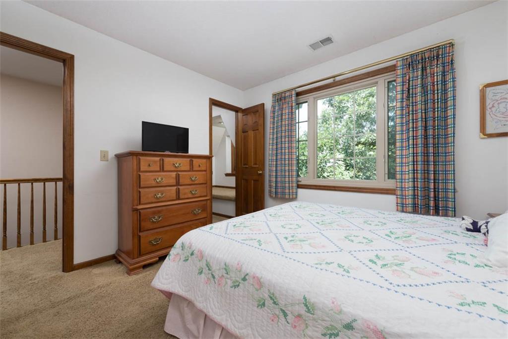 719 White Oak Lane Property Photo 30