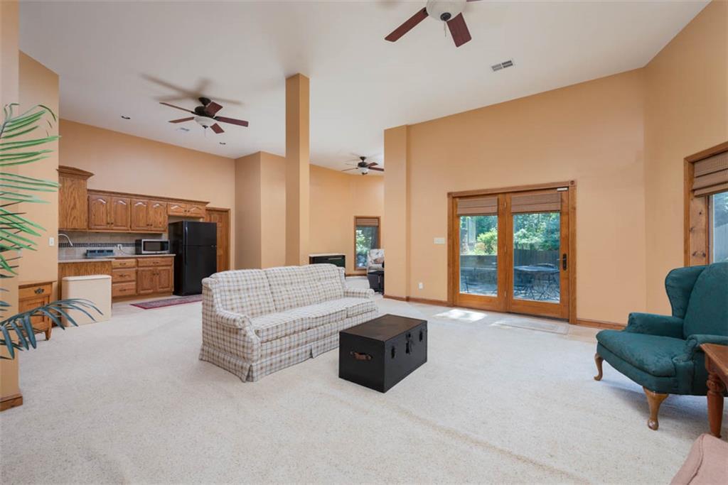 719 White Oak Lane Property Photo 35