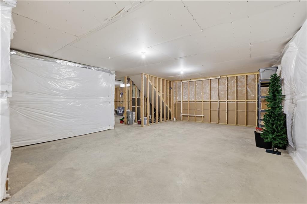 8015 N Sycamore Avenue Property Photo 27