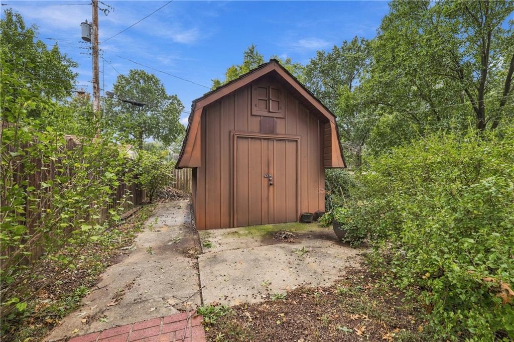 1703 Ne 77 Street Property Photo 32