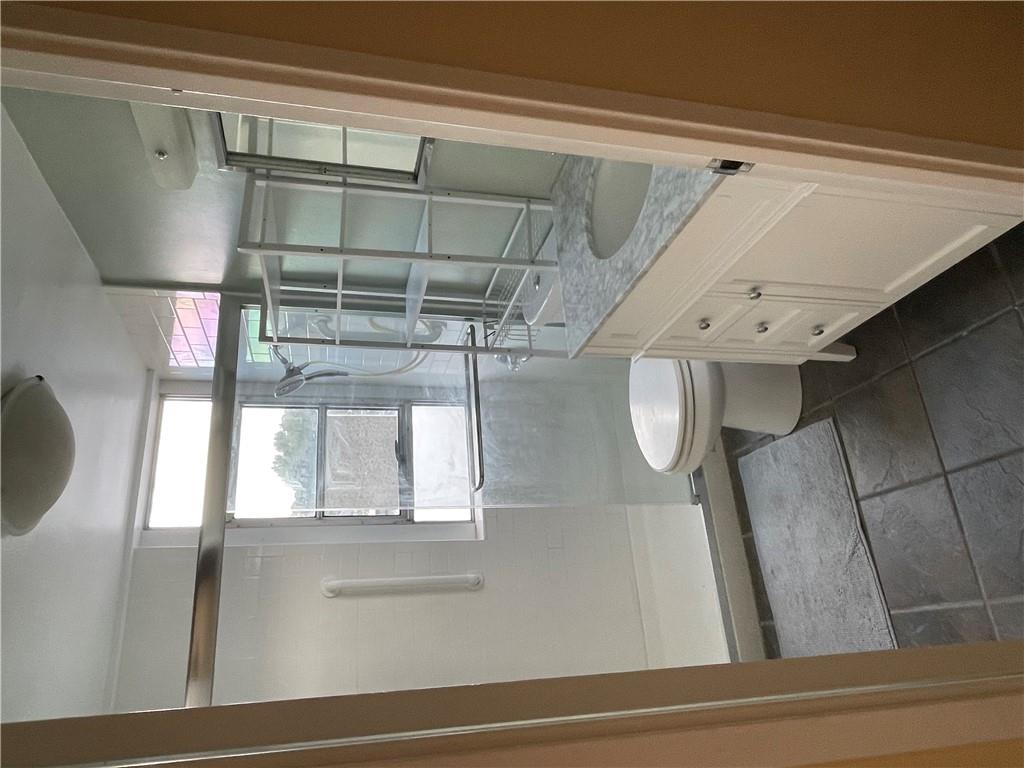 333 W Meyer Boulevard Property Photo 6