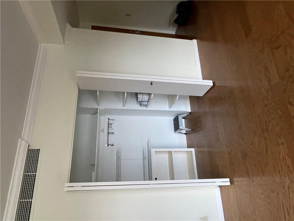 333 W Meyer Boulevard Property Photo 8