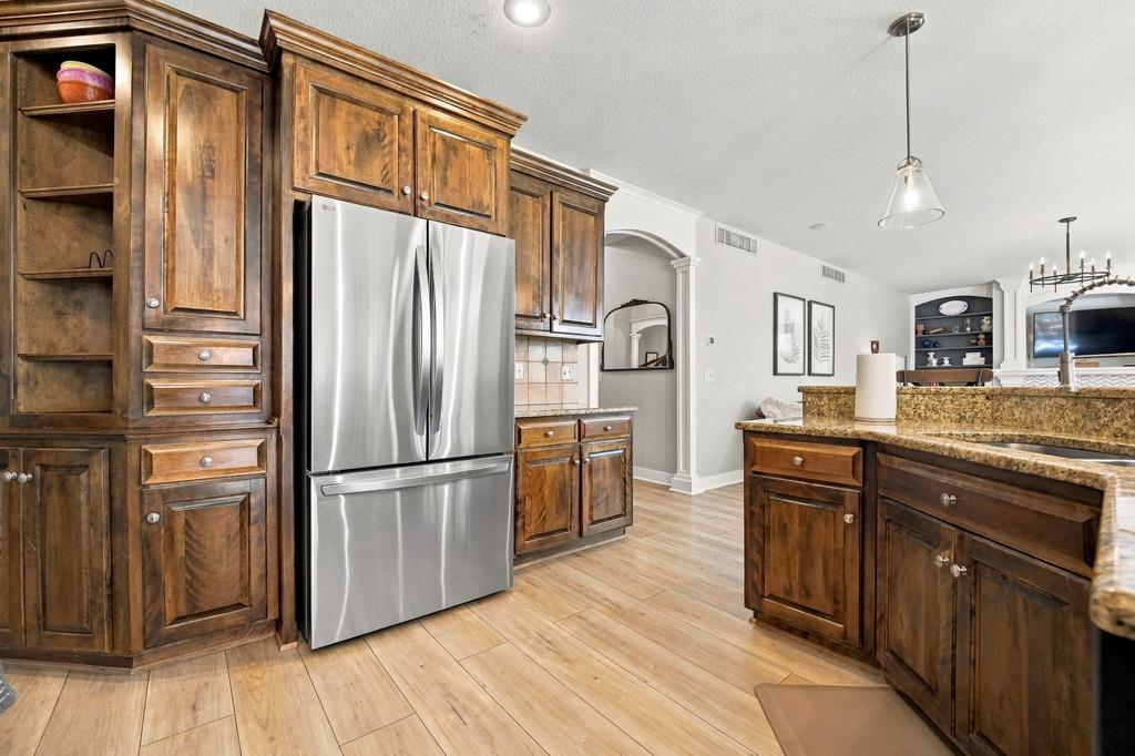 16253 Stearns Street Property Photo 8