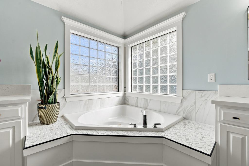 16253 Stearns Street Property Photo 31