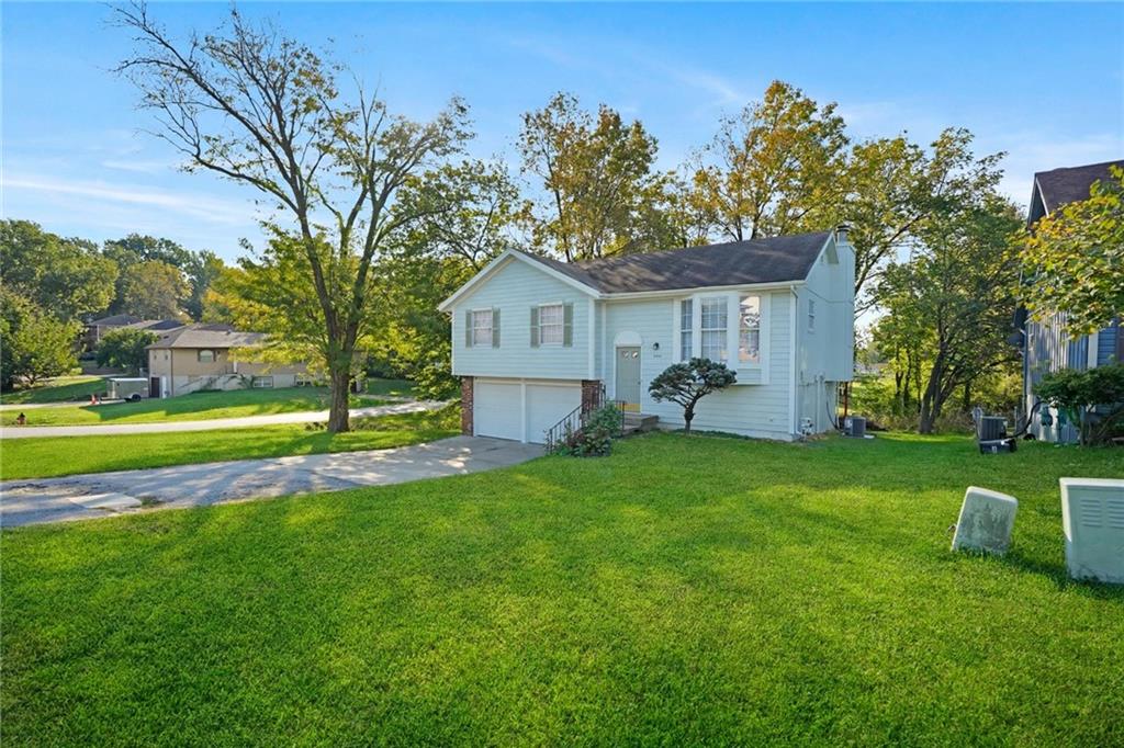 5511 Ne 50th Street Property Photo 2